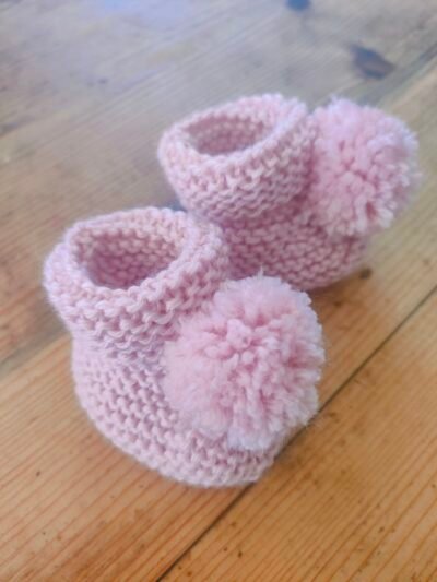 Patron "Les Pom-Pom Booties" (Taille naissance à 9 mois) - aig. n°4 – Image 5