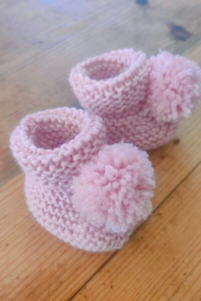 Patron « Les Pom-Pom Booties » (Taille naissance à 9 mois) – aig. n°4
