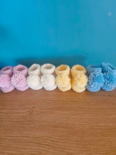 Les Pom-Pom Booties en laine peignée et acrylique - 0-3 mois - coloris écru, bleu ciel, jaune paille, rose – Image 15