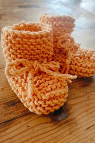 Chaussons « petit lutin » en coton – taille 0-3 mois – coloris abricot et sable