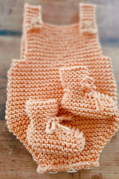 Chaussons « petit lutin » en coton – taille 0-3 mois – coloris abricot et sable