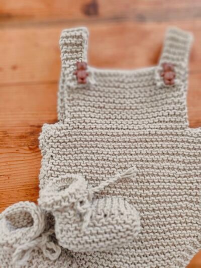 Ensemble "petit lutin" barboteuse et chaussons montants en coton - Tailles 0 à 6 mois - Nombreux coloris – Image 3