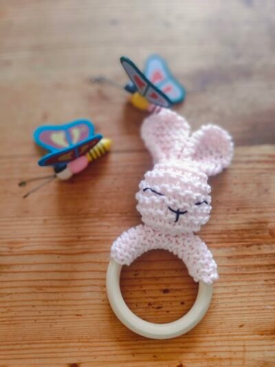 Hochet lapin en coton avec anneau de dentition en bois naturel (grand modèle) – Image 4