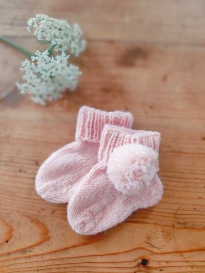 Chaussettes à pompons en mérinos (naissance-3 mois) – Image 3
