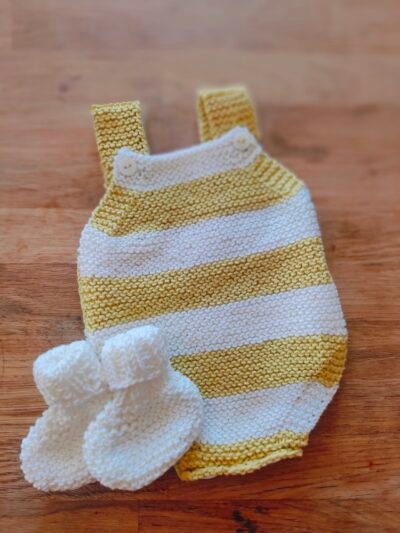 Ensemble barboteuse rayée tournesol/écrue et chaussons montants écrus en coton - Taille 1-3 mois