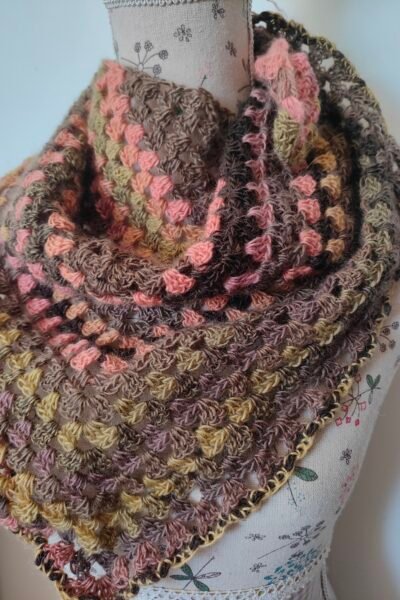Châle granny en pure laine vierge et polyamide