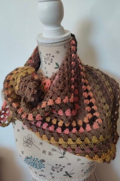 Châle granny en pure laine vierge et polyamide