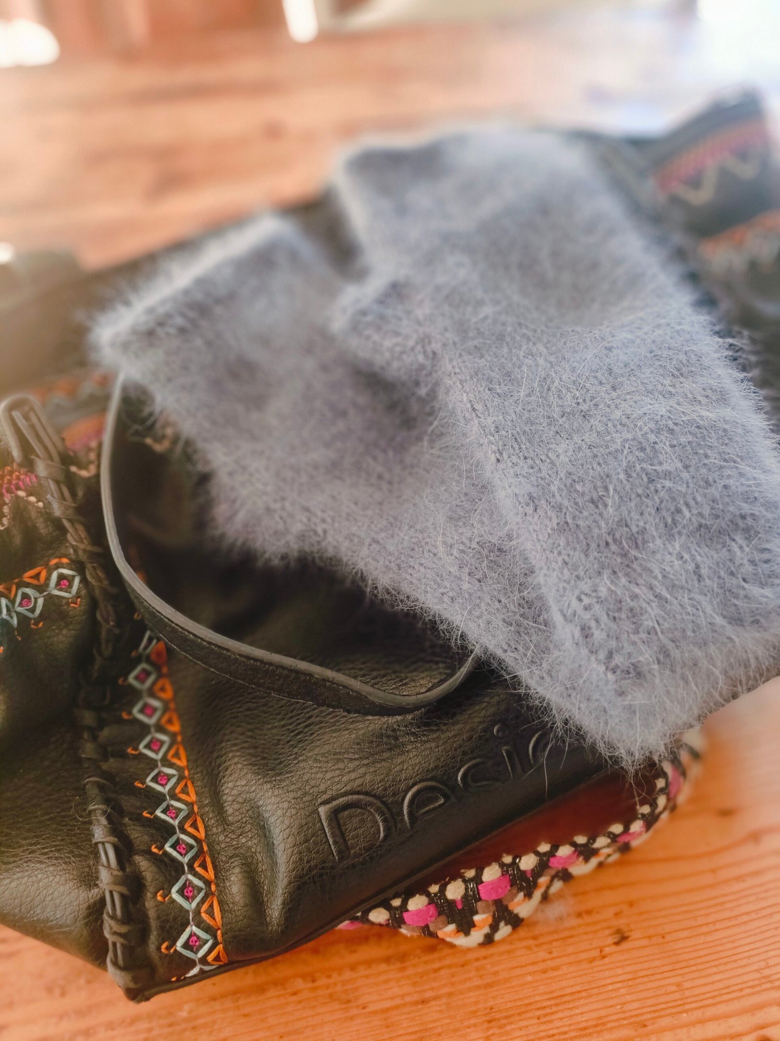 Les mitaines en angora (aig. n°4)