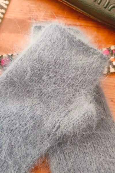 Les mitaines en angora (aig. n°4)