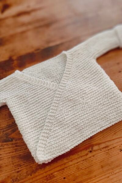 Brassière cache-coeur bébé en coton écru – 0-3 mois