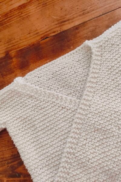 Brassière cache-coeur bébé en coton écru – 0-3 mois
