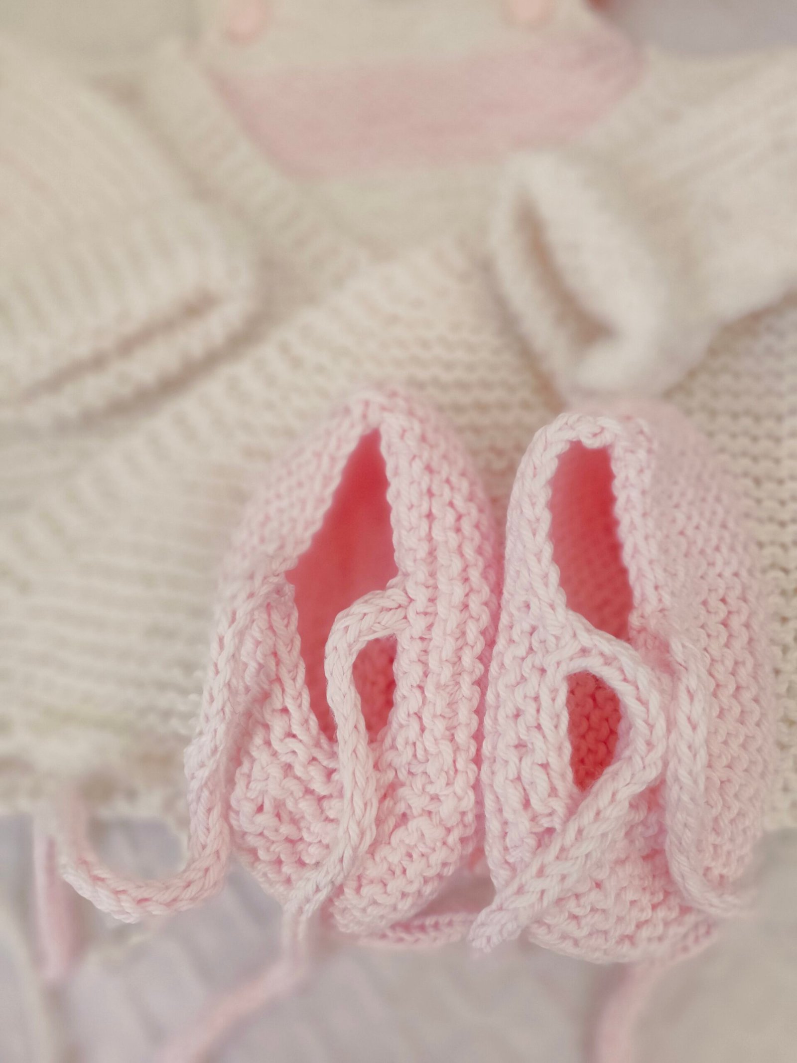 Ensemble naissance bébé en coton - brassière, barboteuse et ballerines - Naissance-3 mois – Image 3